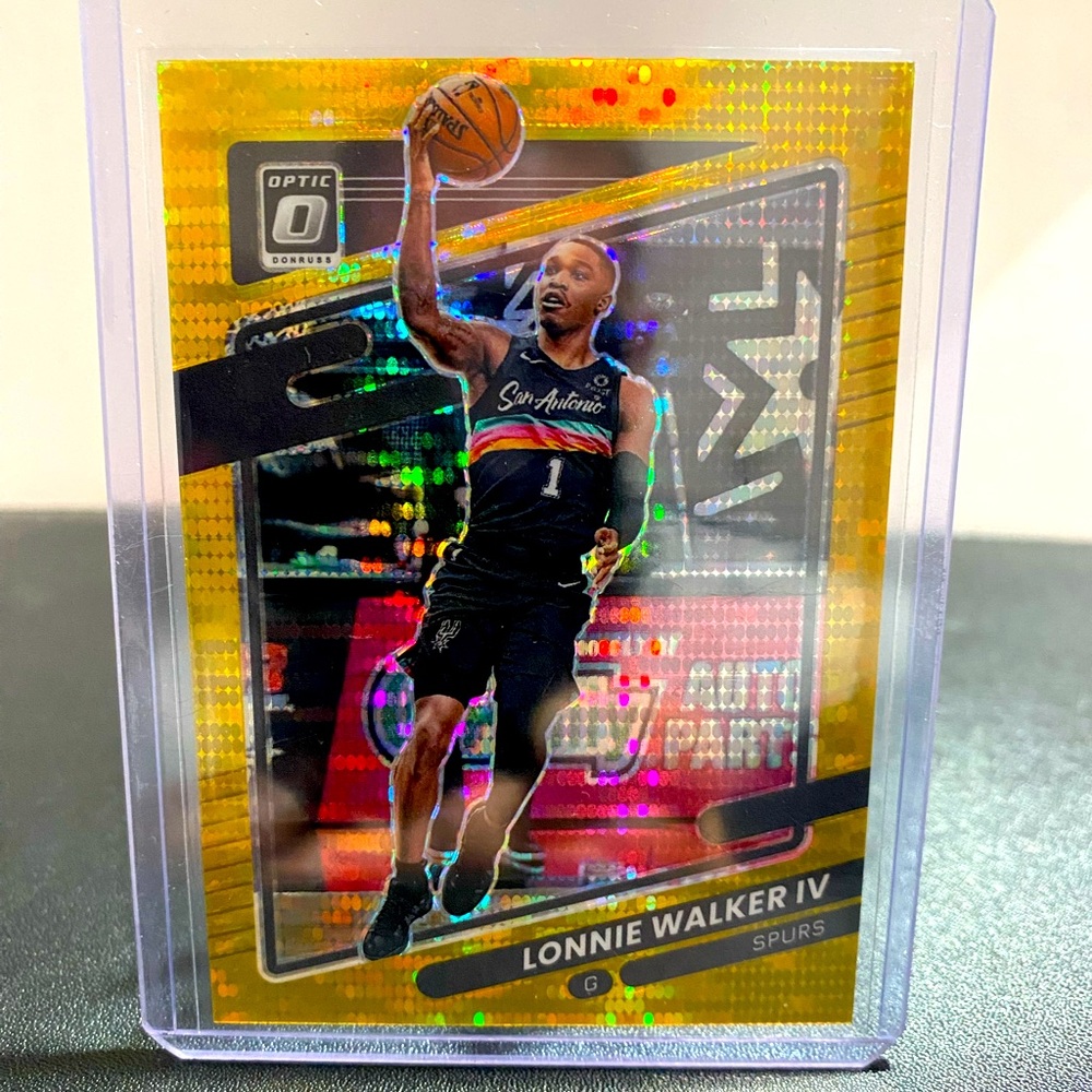 2021-22, Panini Donruss optic basketball ( Lonnie Walker IV) Gold Shimmer #5/10